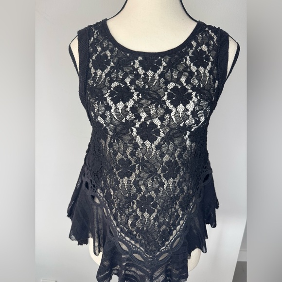 Black Lace Sleeveless Top - Picture 1 of 17